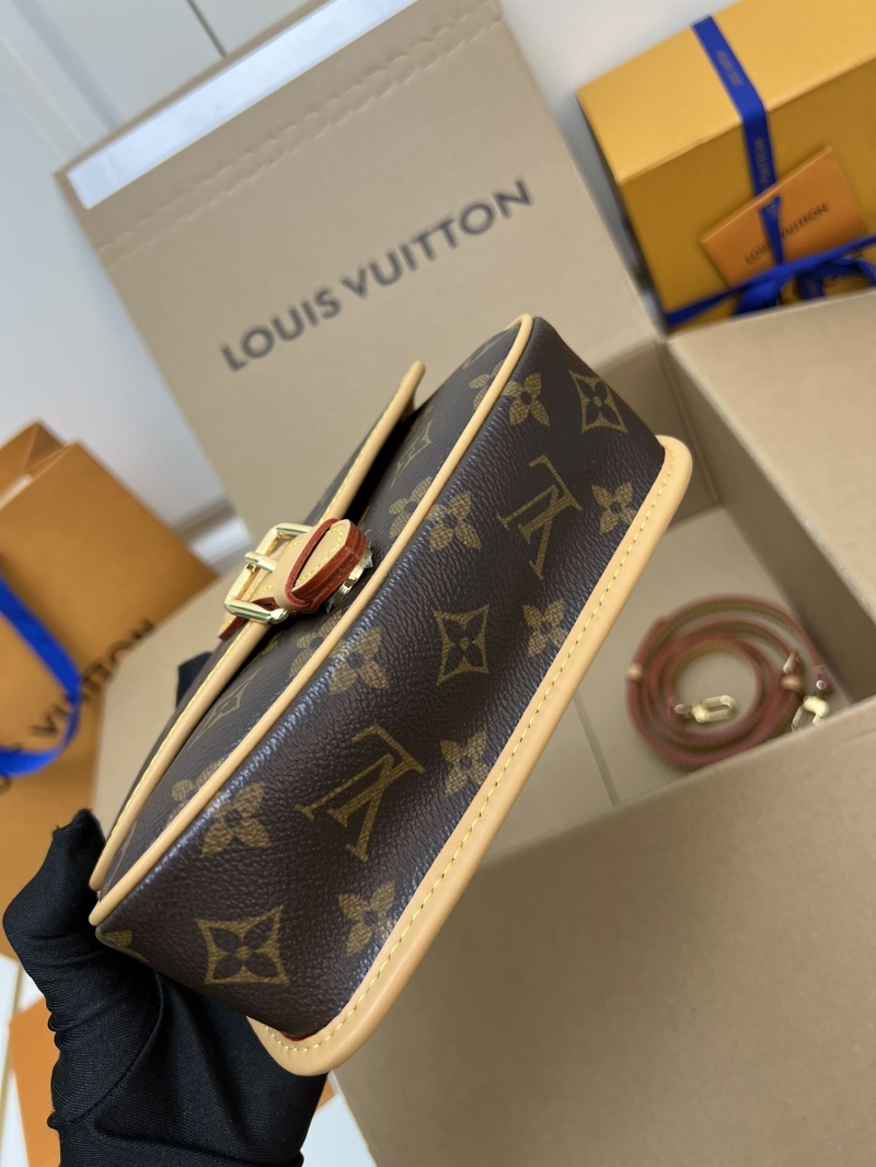 LV Clutch Bags